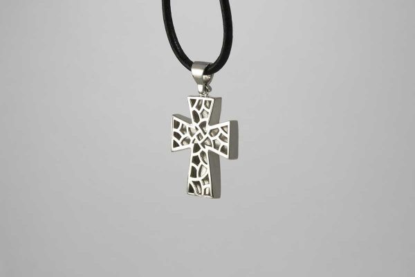 Handmade cross with ruby 2022