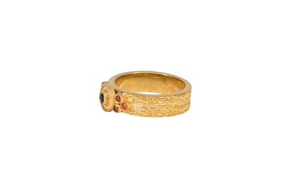 Handmade ring with emerald 38